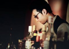 武汉调酒师培训学校:如何成为优秀的调酒师